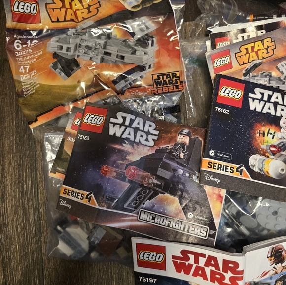 Lot Of 8 Sets Of Star Wars Lego NO MINI FIGURES - Picture 3 of 5